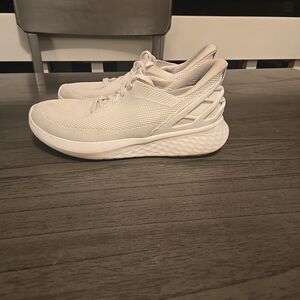 Kizik Athens (Womens Size 8.5) Sneakers Slip On Comfort Shoes Hands Free White